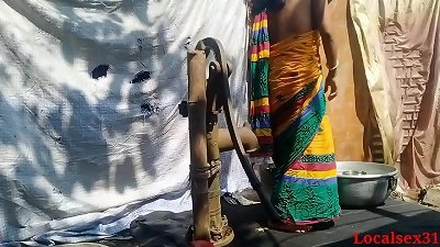 Village Married wife bang-out In bathtub With Saree in Outdoor (Official flick By Localsex31)