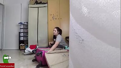 ella pone una camara espia y provoca a su follamigo para despues poder verse teniendo sexo GUI089