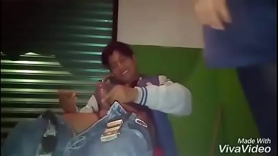 Mejor cerramos la tienda y nos pusimos a coger