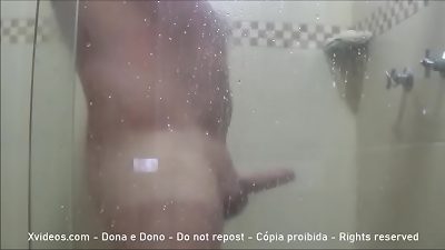 spy on the shower
