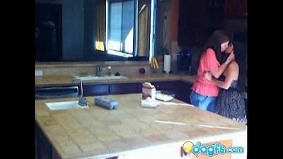 naughty Mom-I-would-Like-to-Fuck slurps teen cunny in the kitchen