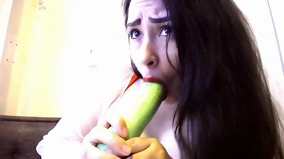 Lonely chesty latina houswife play with eggplant on the kitchen and use it for all fuckholes