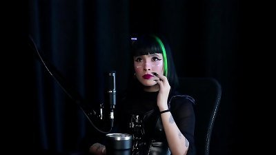 Gave advice to people about relationships and wants an open 1 - Carol RHCP (SHEER/RED)