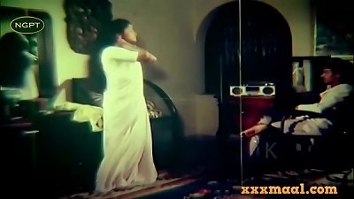 xxxmaal&period;com-Hot Saree And half-shirt strip