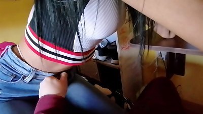 ME FOLLO A MI MEJOR AMIGA MIENTRAS HAC&Iacute;A TAREAS DE LA UNIVERSIDAD