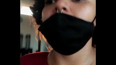 Gym sweetheart nearly got caught while showcasing her fat jugs in the middle of the exercise