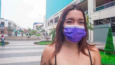 VENEZUELAN IMMIGRANT recently arrived in Peru is blackmailed by cab driver