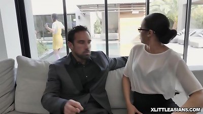 Ella Voneva rides Diamond Banks cord on as she suck her spouses pipe