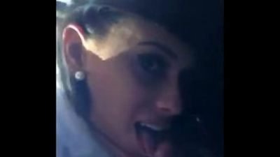 Mi rica enfermera dando mamada en su hora libre