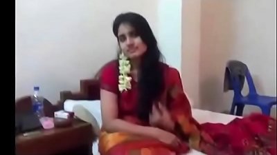Desi nice lady in hotel apartment