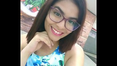 Universit&aacute;ria safada Lomotif