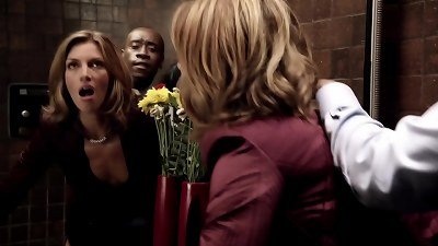 Dawn Olivieri - house of Lies - Sexo salvaje en el ba&ntilde;o - Un bi-racial entre Don Cheadle y Dawn Olivieri