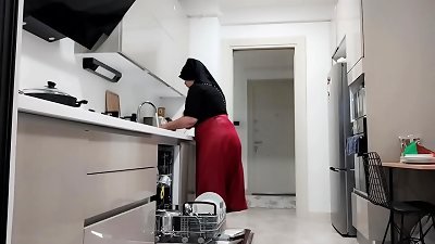 I enjoy my stepmother's gigantic arse so much I want to bang her thick ass.